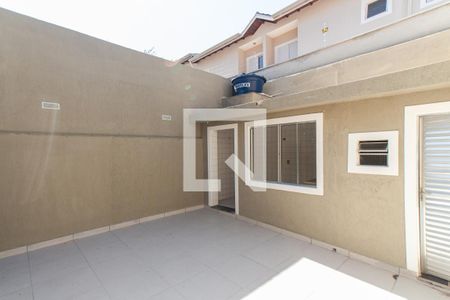 Casa à venda com 150m², 2 quartos e 2 vagas Casa à venda com 150m², 2 quartos e 2 vagasQuintal