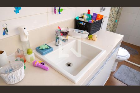 Apartamento à venda com 195m², 3 quartos e 1 vaga Apartamento à venda com 195m², 3 quartos e 1 vagaBanheiro da Suíte 1