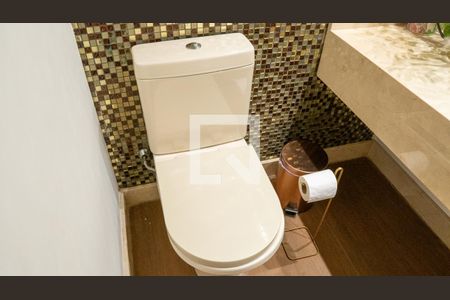 Apartamento à venda com 195m², 3 quartos e 1 vaga Apartamento à venda com 195m², 3 quartos e 1 vagaLavabo