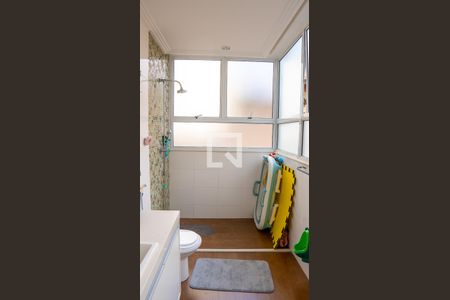 Apartamento à venda com 195m², 3 quartos e 1 vaga Apartamento à venda com 195m², 3 quartos e 1 vagaBanheiro da Suíte 1