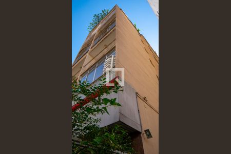 Apartamento à venda com 195m², 3 quartos e 1 vaga Apartamento à venda com 195m², 3 quartos e 1 vagaFachada