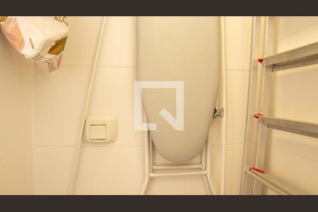 Apartamento à venda com 195m², 3 quartos e 1 vaga Apartamento à venda com 195m², 3 quartos e 1 vagaBanheiro de serviço