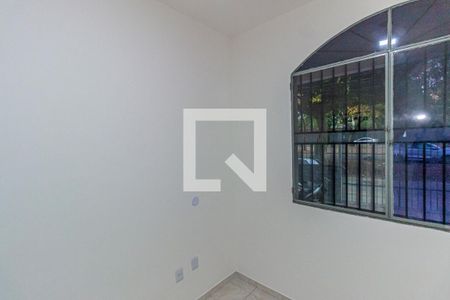 Quarto  de casa para alugar com 2 quartos, 68m² em Jardim Sulacap, Rio de Janeiro