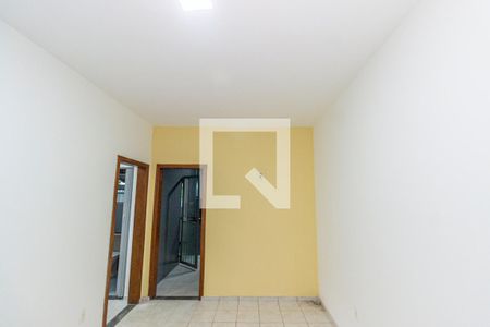 Sala  de casa para alugar com 2 quartos, 68m² em Jardim Sulacap, Rio de Janeiro