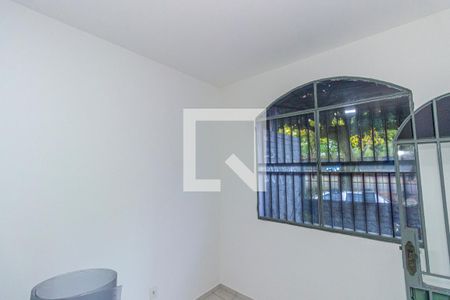 Quarto  de casa para alugar com 2 quartos, 68m² em Jardim Sulacap, Rio de Janeiro