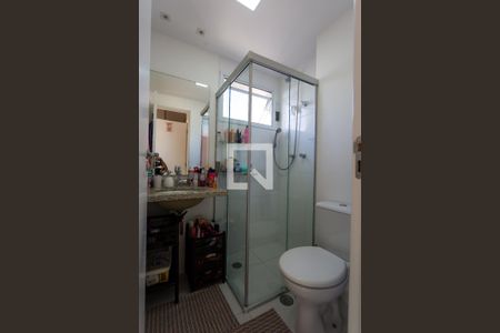 Apartamento à venda com 77m², 2 quartos e 2 vagasBanheiro da Suíte 1