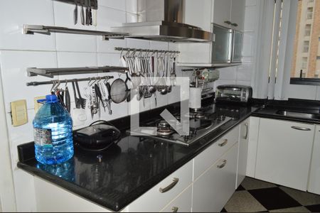 Apartamento à venda com 204m², 4 quartos e 4 vagasCozinha