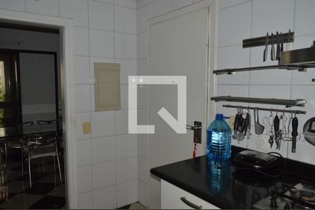 Apartamento à venda com 204m², 4 quartos e 4 vagasCozinha