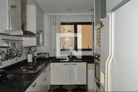Apartamento à venda com 204m², 4 quartos e 4 vagasCozinha