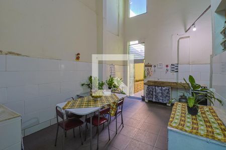 Casa à venda com 259m², 4 quartos e 3 vagas Casa à venda com 259m², 4 quartos e 3 vagasCozinha