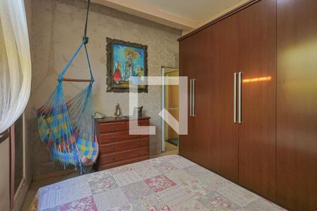 Casa à venda com 259m², 4 quartos e 3 vagas Casa à venda com 259m², 4 quartos e 3 vagasQuarto 3