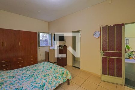 Casa à venda com 259m², 4 quartos e 3 vagas Casa à venda com 259m², 4 quartos e 3 vagasQuarto 4