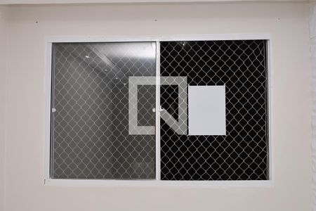 Apartamento à venda com 42m², 2 quartos e 1 vagaPlaca instalada na janela da sala