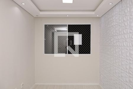 Apartamento à venda com 42m², 2 quartos e 1 vagaPlaca instalada na janela da sala