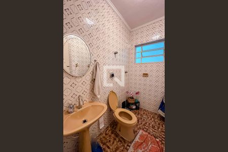 Casa à venda com 192m², 3 quartos e 3 vagasBanheiro 2