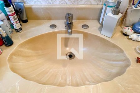 Casa à venda com 192m², 3 quartos e 3 vagasSuíte