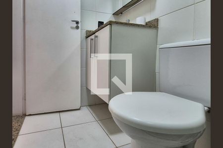 Apartamento para alugar com 44m², 2 quartos e sem vaga Apartamento para alugar com 44m², 2 quartos e sem vagaBanheiro social