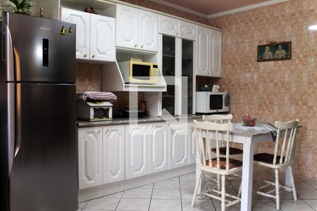 Casa à venda com 340m², 4 quartos e 4 vagas Casa à venda com 340m², 4 quartos e 4 vagasCozinha