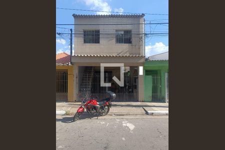 Fachada de casa para alugar com 2 quartos, 140m² em Vila California, São Paulo