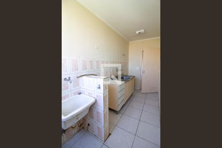 Apartamento para alugar com 51m², 2 quartos e 1 vaga Apartamento para alugar com 51m², 2 quartos e 1 vagaCozinha e Área de Serviço