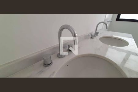 Apartamento à venda com 199m², 3 quartos e 2 vagasBanheiro da Suíte 1