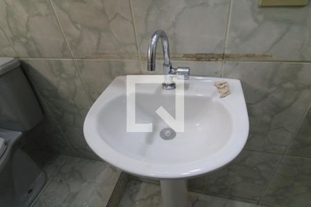 Casa à venda com 165m², 4 quartos e 2 vagasPia banheiro da suíte