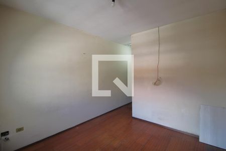 Suíte de casa à venda com 4 quartos, 165m² em Jardim Lallo, São Paulo