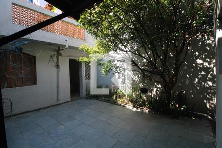 Casa à venda com 165m², 4 quartos e 2 vagasFundos da casa