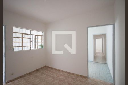 Sala de casa para alugar com 2 quartos, 123m² em Vila Carmosina, São Paulo