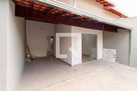Casa à venda com 180m², 3 quartos e 2 vagas Casa à venda com 180m², 3 quartos e 2 vagasEntrada