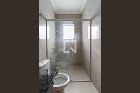 Casa à venda com 180m², 3 quartos e 2 vagas Casa à venda com 180m², 3 quartos e 2 vagasBanheiro social