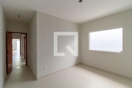 Casa à venda com 180m², 3 quartos e 2 vagas Casa à venda com 180m², 3 quartos e 2 vagasSuíte