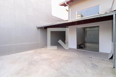 Casa à venda com 180m², 3 quartos e 2 vagas Casa à venda com 180m², 3 quartos e 2 vagasEntrada