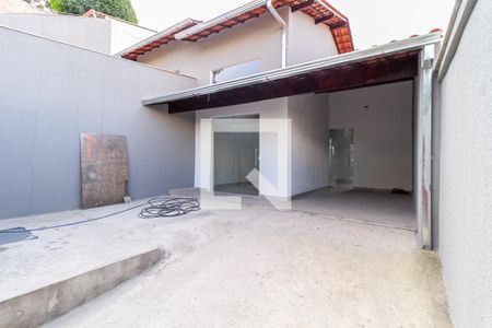 Casa à venda com 180m², 3 quartos e 2 vagasEntrada
