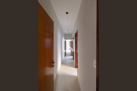 Corredor de casa à venda com 3 quartos, 180m² em Jardim Leblon, Belo Horizonte