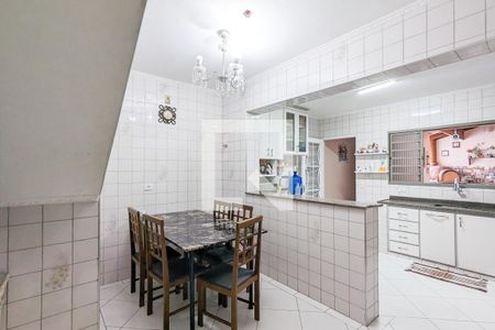 Casa à venda com 191m², 3 quartos e 2 vagasCozinha
