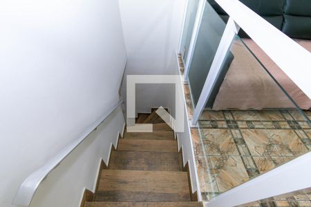 Escada de casa para alugar com 3 quartos, 100m² em Vila Fatima, São Paulo
