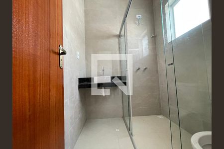 Banheiro de casa à venda com 3 quartos, 103m² em Jardim Leblon, Belo Horizonte
