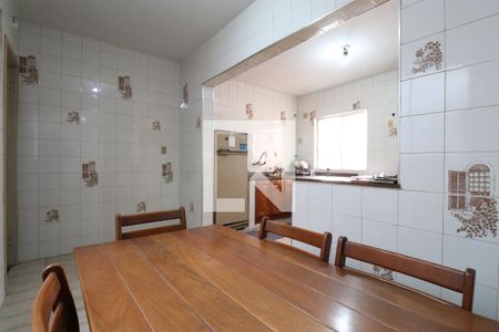 Casa à venda com 200m², 3 quartos e 2 vagasCopa