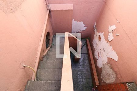 Casa à venda com 200m², 3 quartos e 2 vagasEscada