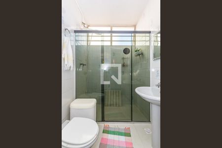 Casa à venda com 350m², 5 quartos e 3 vagas Casa à venda com 350m², 5 quartos e 3 vagasBanheiro Social 2