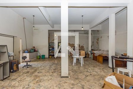 Casa à venda com 350m², 5 quartos e 3 vagas Casa à venda com 350m², 5 quartos e 3 vagasÁrea comum