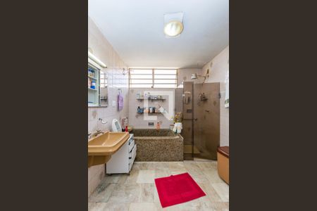 Casa à venda com 350m², 5 quartos e 3 vagas Casa à venda com 350m², 5 quartos e 3 vagasBanheiro Social 1