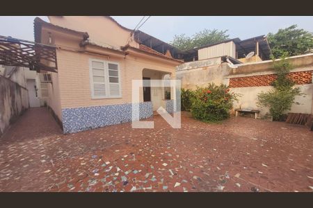 Casa à venda com 225m², 3 quartos e 3 vagasFachada