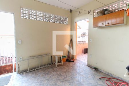 Casa à venda com 200m², 3 quartos e 2 vagasÁrea de Serviço Casa 2