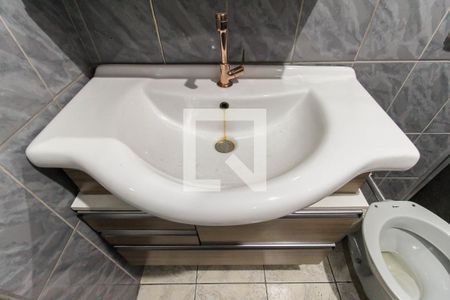 Casa à venda com 200m², 3 quartos e 2 vagasBanheiro Casa 2