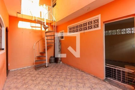 Casa à venda com 200m², 3 quartos e 2 vagasQuintal Casa 1