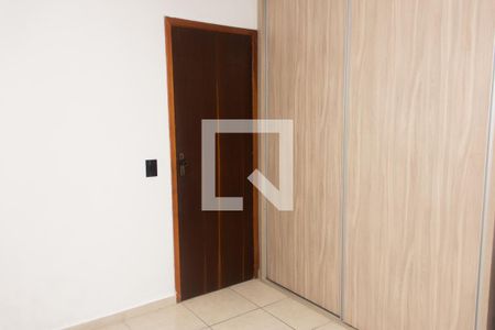 Casa à venda com 88m², 2 quartos e 2 vagas Casa à venda com 88m², 2 quartos e 2 vagasQuarto 2 (suíte) com varanda