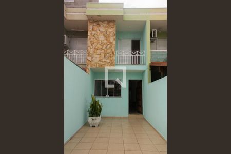 Casa à venda com 88m², 2 quartos e 2 vagas Casa à venda com 88m², 2 quartos e 2 vagasGaragem - fachada interna