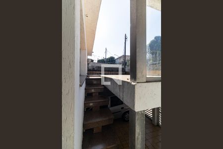 Casa à venda com 250m², 5 quartos e 2 vagasEscada